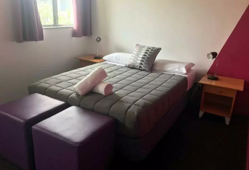 Standard-huone, Yha Nelson
