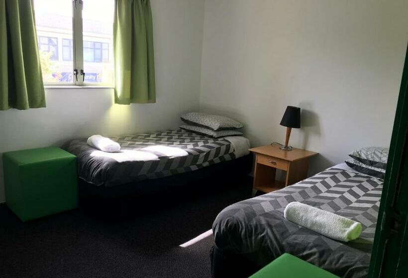 标准间, Yha Nelson