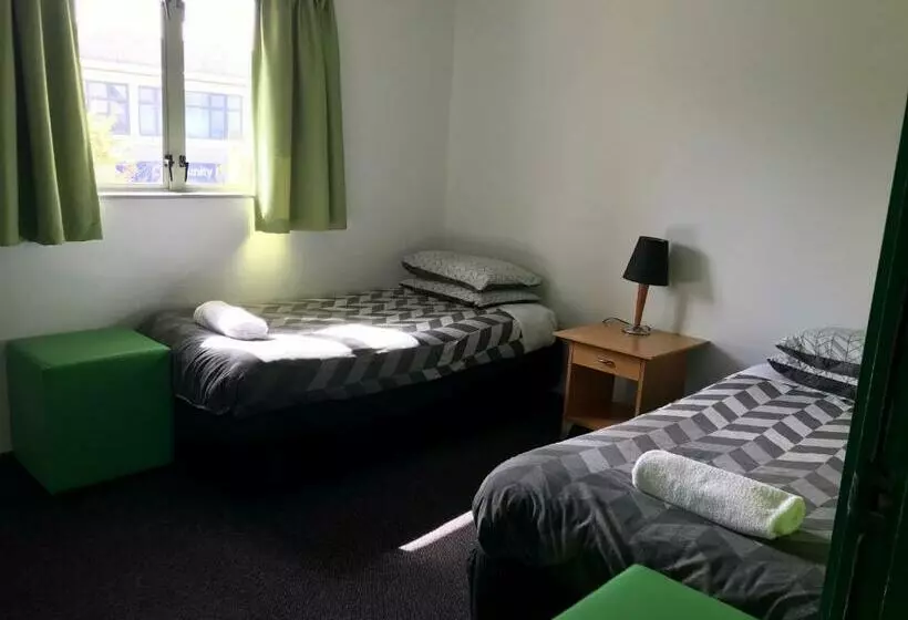 Standard-huone, Yha Nelson
