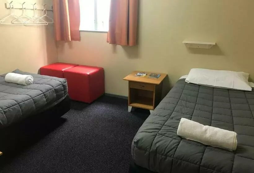 Standard-huone, Yha Nelson
