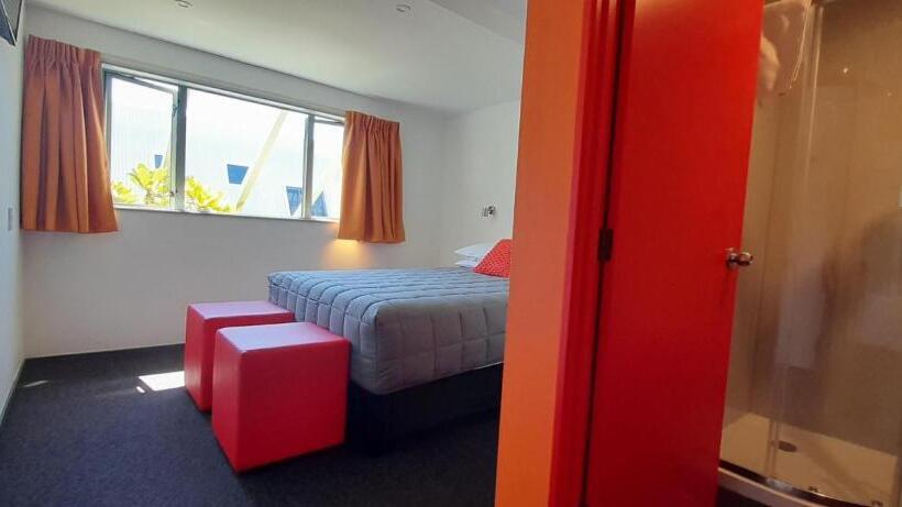 标准间, Yha Nelson