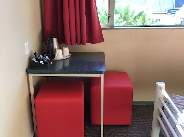 标准间, Yha Nelson