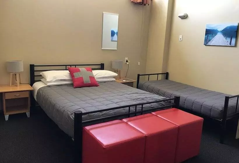 Standard-huone, Yha Nelson
