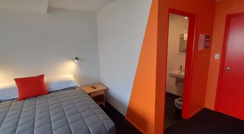 Standard-huone, Yha Nelson