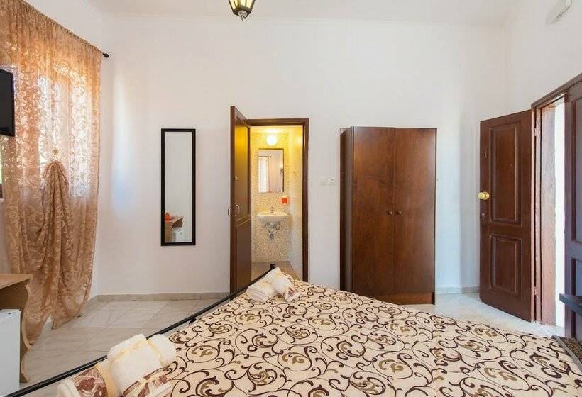 חדר סטנדרט, Knights Of The Old Town