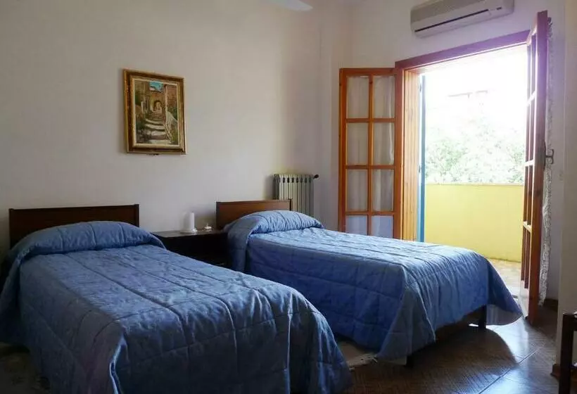 Standard-huone, Alexander