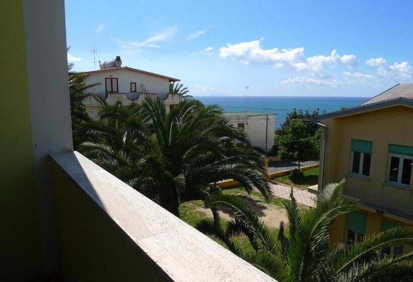 Четырехместный Номер Стандарт, Alexander