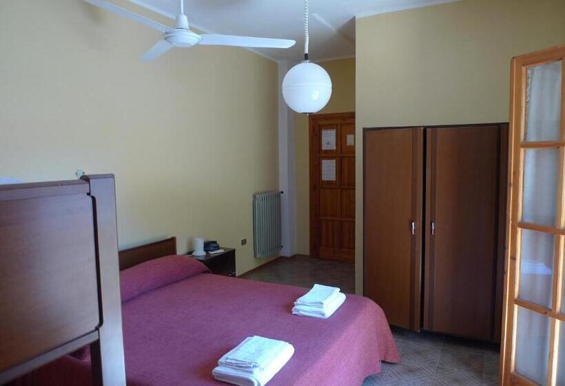 Четырехместный Номер Стандарт, Alexander