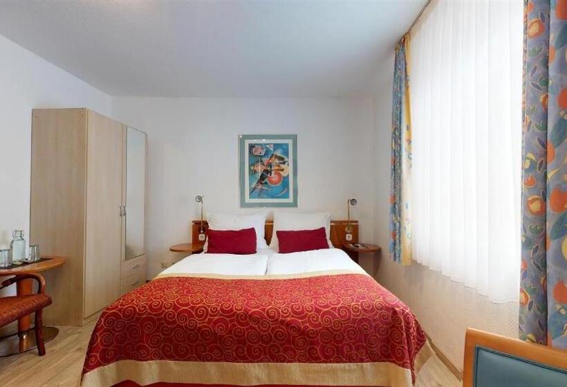 스탠다드 룸 공동 욕실, Alt Montjoie