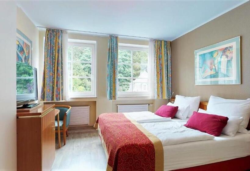 수피리어 룸, Alt Montjoie