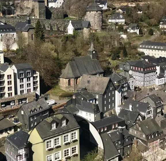 スーペリアールーム, Alt Montjoie