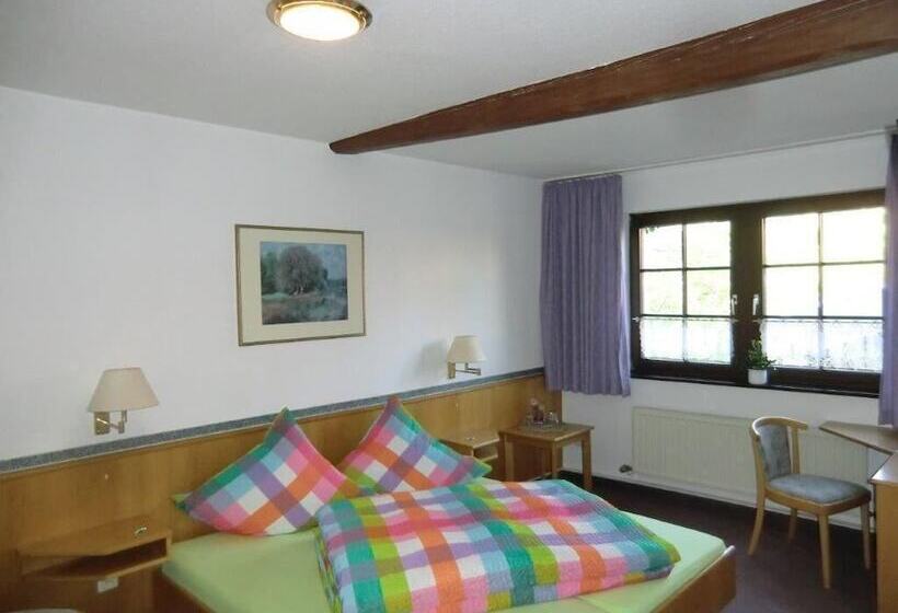 Номер Стандарт, Am Neumarkt