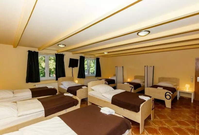 ルームシェアのワンベッド, Apart Hotel Sarstedter Hof