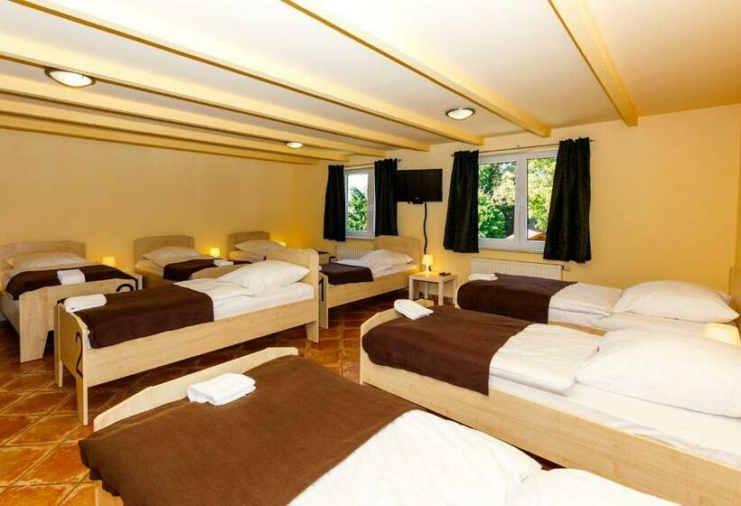 共用房间的床, Apart Hotel Sarstedter Hof