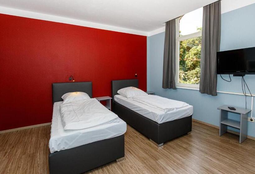 Номер Стандарт Трехместный, Apart Hotel Sarstedter Hof
