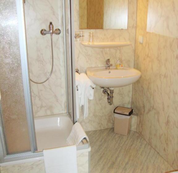 标准三人间, Apart Hotel Sarstedter Hof