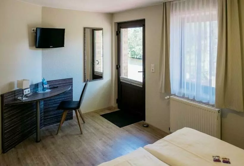 Standard-bungalow, Bootshaus