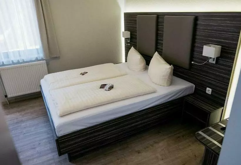 Standard-bungalow, Bootshaus