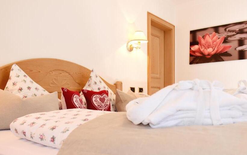 Семейный Номер, Brunnerhof