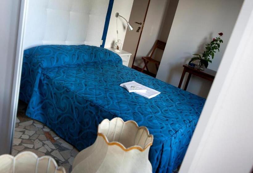 חדר סטנדרט יחיד, Caselle