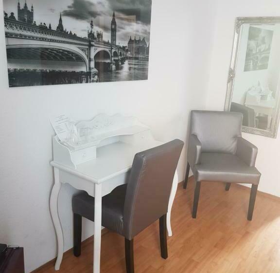 スタンダードルーム, Hölscher