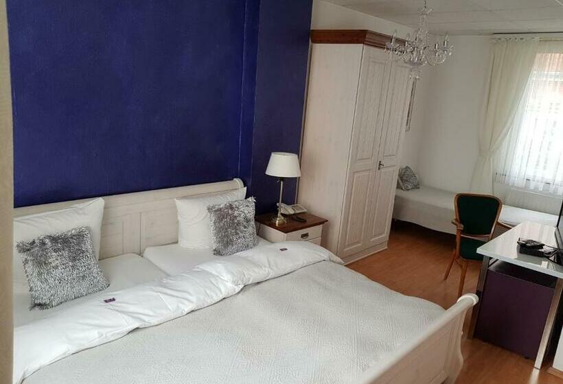 スタンダードルーム, Hölscher