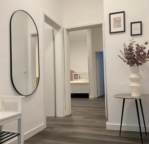 家庭公寓, Lingemann