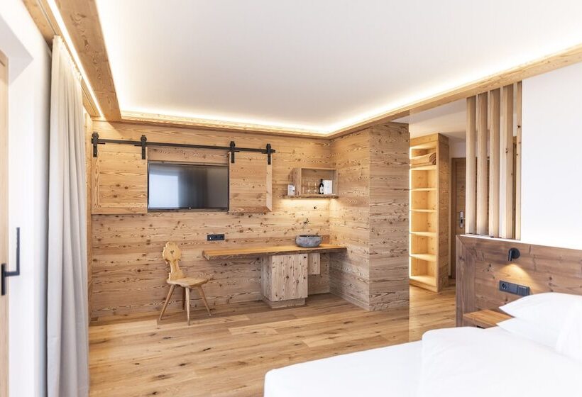 带阳台的高级房间, Tann