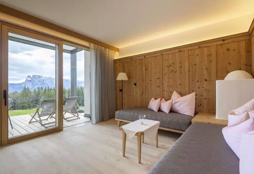 デラックスジュニアスイート, Tann