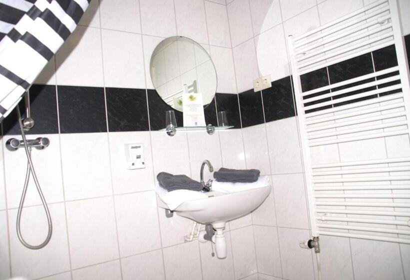 スタンダードルーム, Restaurant De Boekanier