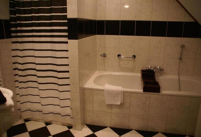 スタンダードルーム, Restaurant De Boekanier