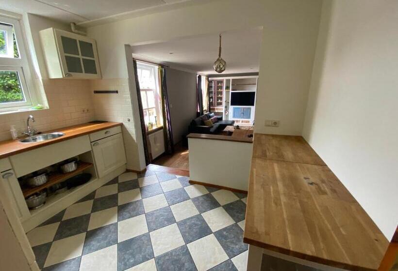 ３ベッドルームアパートメント, Restaurant De Boekanier