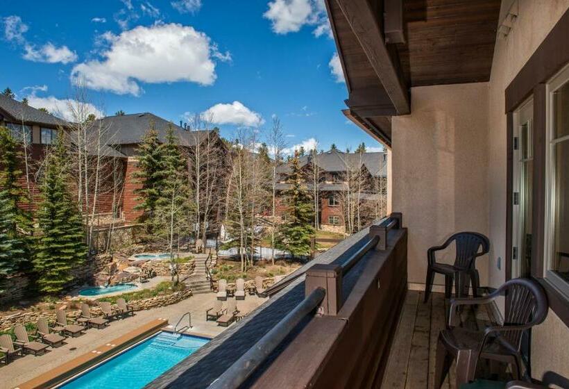 דירת שלושה חדרים, Grand Timber Lodge