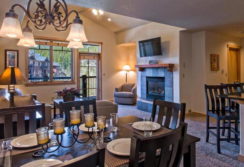 דירת שלושה חדרים, Grand Timber Lodge