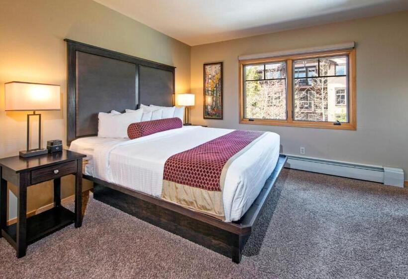 דירת שלושה חדרים, Grand Timber Lodge