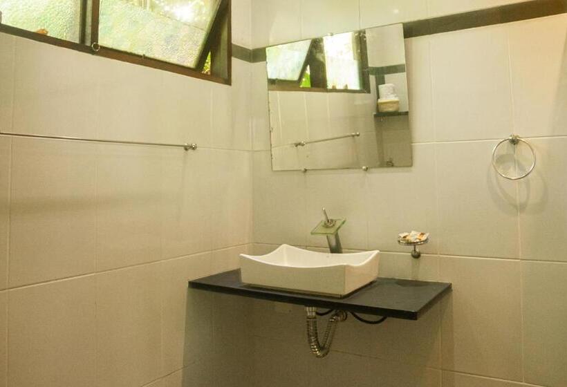 استودیو خانوادگی, Pousada Aquarela