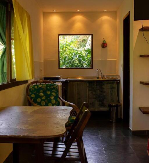 استودیو خانوادگی, Pousada Aquarela