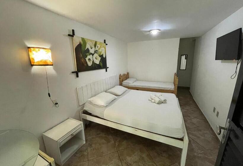 غرفة قياسية ثلاثية, Pousada Beijos Y Abraços