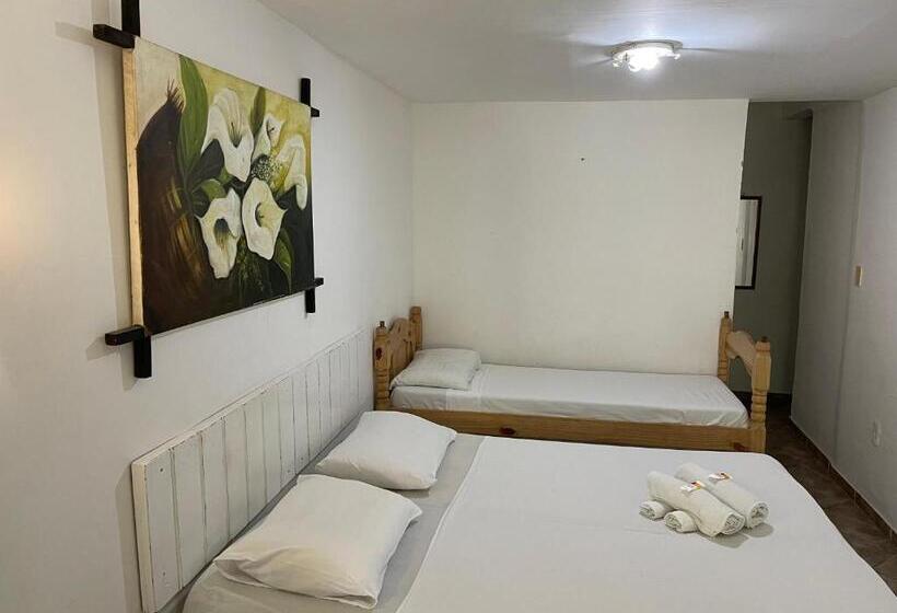 غرفة قياسية ثلاثية, Pousada Beijos Y Abraços