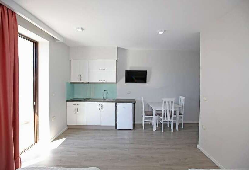 آپارتمان 1 خوابه با بالکن, Star Hotel Saranda