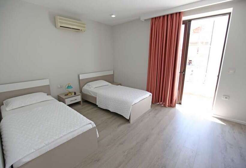 آپارتمان 1 خوابه با بالکن, Star Hotel Saranda