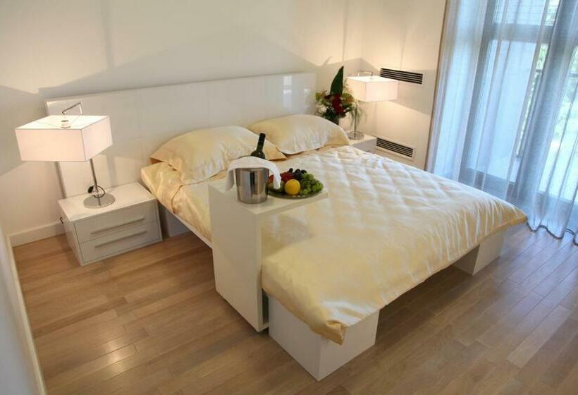 اتاق استاندارد با بالکن, Zepter