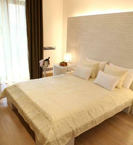 اتاق استاندارد با بالکن, Zepter