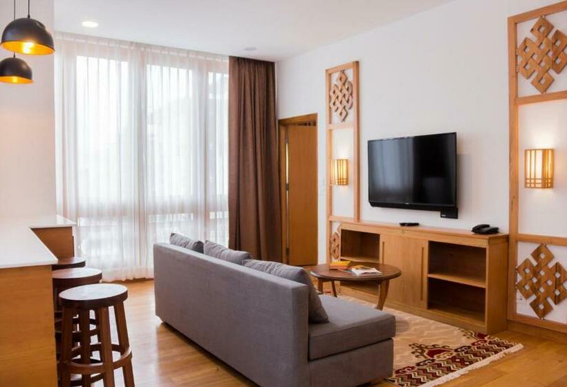 سوییت لوکس, Pelyang Boutique