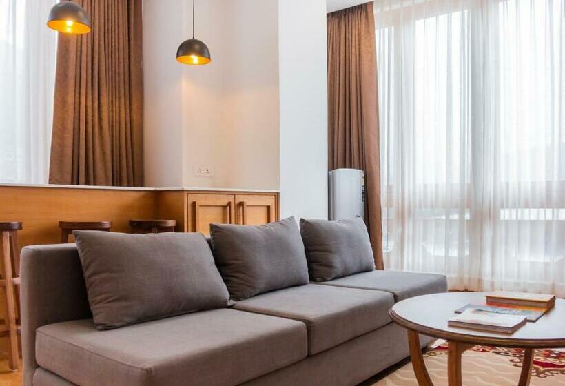 سوییت لوکس, Pelyang Boutique