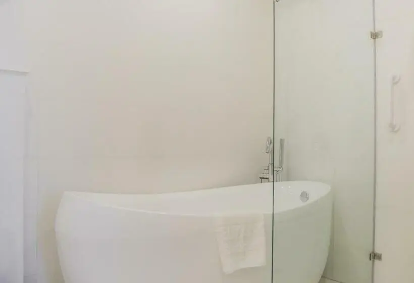 سوییت لوکس, Pelyang Boutique