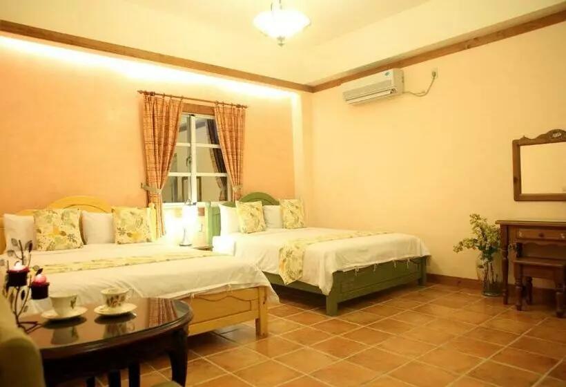 اتاق استاندارد چهار تخته, Kenting Avignon