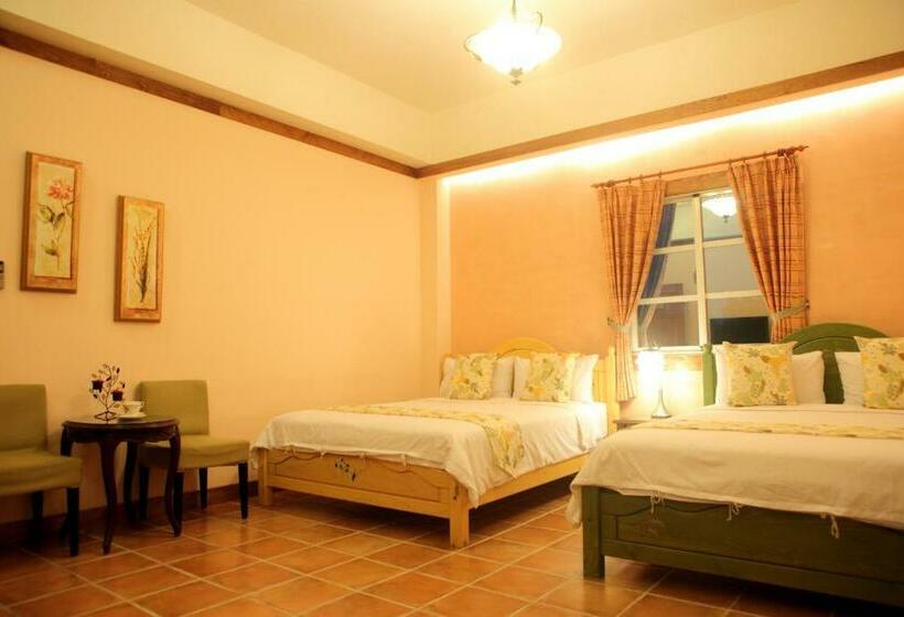 اتاق استاندارد چهار تخته, Kenting Avignon