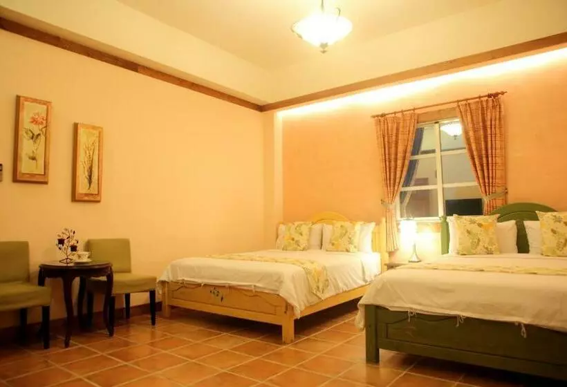 اتاق استاندارد چهار تخته, Kenting Avignon