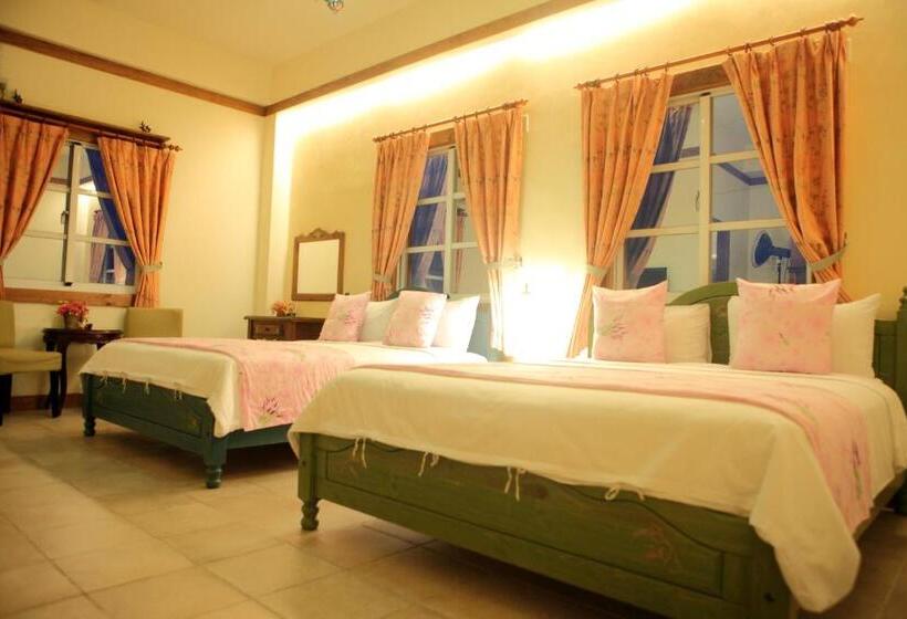 اتاق استاندارد چهار تخته, Kenting Avignon